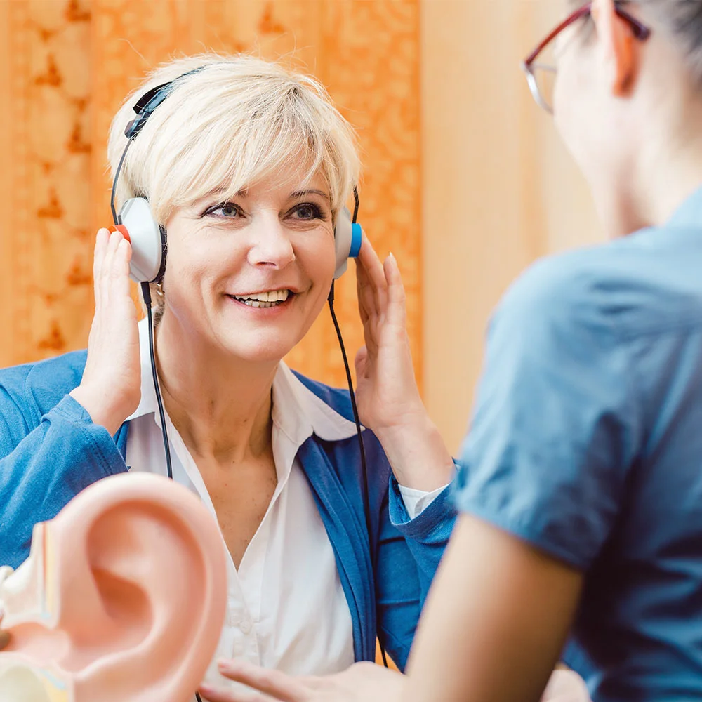 Read more about the article What to Expect During a Hearing Aid Fitting